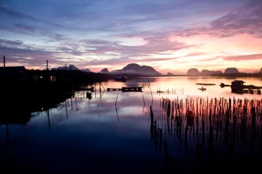 güzel gün doğumu balıkçı köyü.