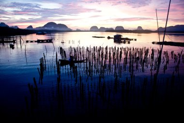 güzel gün doğumu balıkçı köyü.