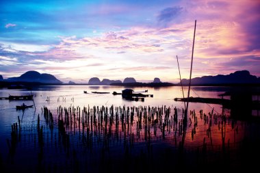 güzel gün doğumu balıkçı köyü.