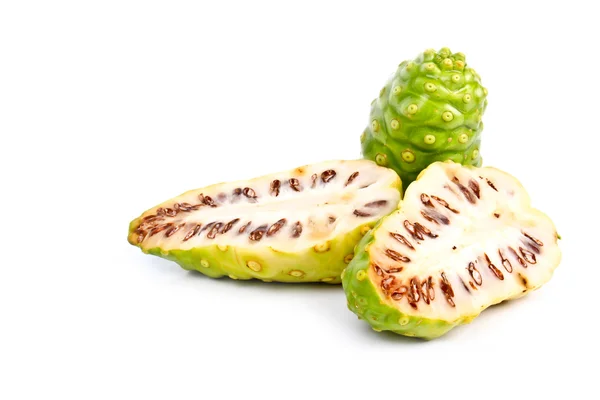 Noni sobre blanco — Foto de Stock