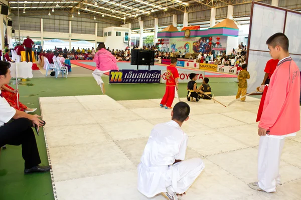 Ulusal Gençlik Oyunları Wushu gun shu yarışması, Phuket 2012 — Stok fotoğraf