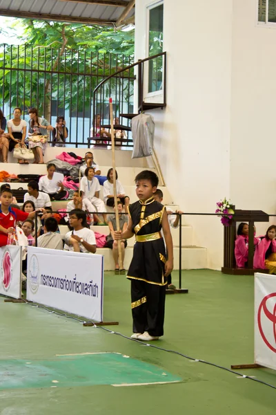 Wushu gun shu Wettbewerb bei den Nationalen Jugendspielen, Phuket 2012 — Stockfoto