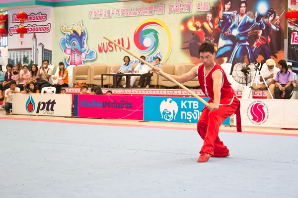 Wushu arma shu competição nos Jogos Nacionais da Juventude, Phuket 2012 — Fotografia de Stock