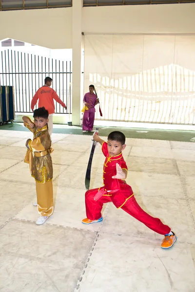 Ulusal Gençlik Oyunları Wushu gun shu yarışması, Phuket 2012 — Stok fotoğraf