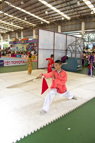 Konkurs Wushu gun shu na Narodowych Igrzyskach Młodzieży, Phuket 2012 — Zdjęcie stockowe