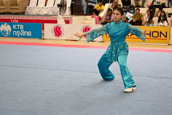 Ulusal Gençlik Oyunları Wushu gun shu yarışması, Phuket 2012 — Stok fotoğraf