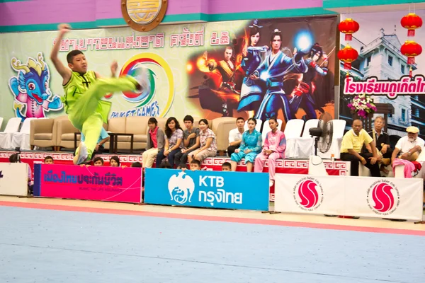 Wushu gun shu competitie op de Nationale Jeugdspelen, Phuket 2012 — Stockfoto