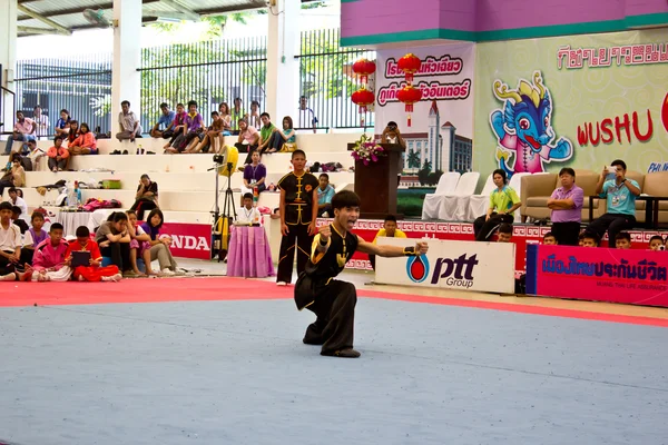 Wushu pistol shu tävling på National Youth Games, Phuket 2012 — Stockfoto