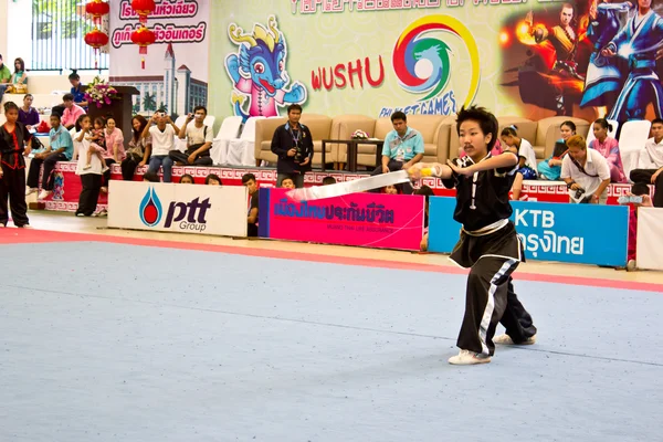 Ulusal Gençlik Oyunları Wushu gun shu yarışması, Phuket 2012 — Stok fotoğraf