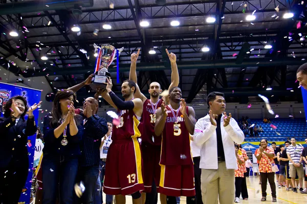 Team Unity dos EUA conquistando uma medalha de ouro no TOA Thailand Open 2012 Phuket Championship — Fotografia de Stock