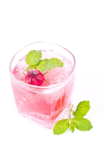 Strawberry cocktail with crushed ice — Stock Photo, Image