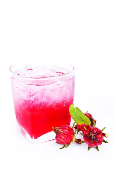 Cóctel de fresa con hielo picado —  Fotos de Stock