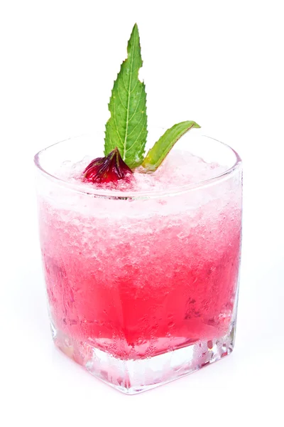 Strawberry cocktail with crushed ice — Stock Photo, Image