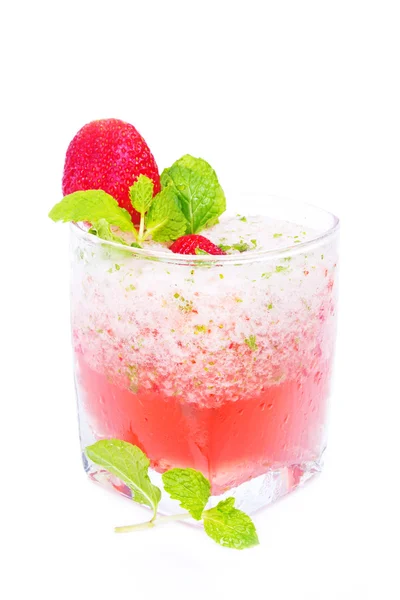 Strawberry cocktail with crushed ice — Stock Photo, Image