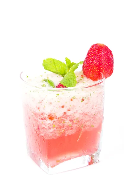 Strawberry cocktail with crushed ice — Stock Photo, Image