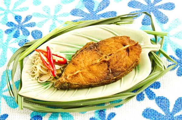 Тайская жареная рыба — стоковое фото