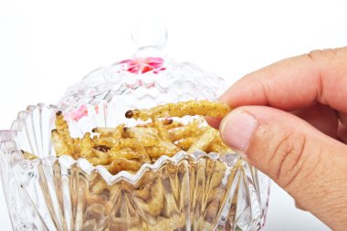 Çıtır çıtır kızarmış böcekler