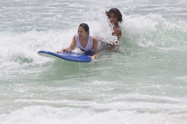 Kata beach, phuket Tayland - 6 Eylül: tanımlanamayan particip