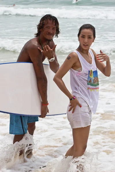 Playa de Kata, Phuket Tailandia - 6 de septiembre: participio no identificado — Foto de Stock