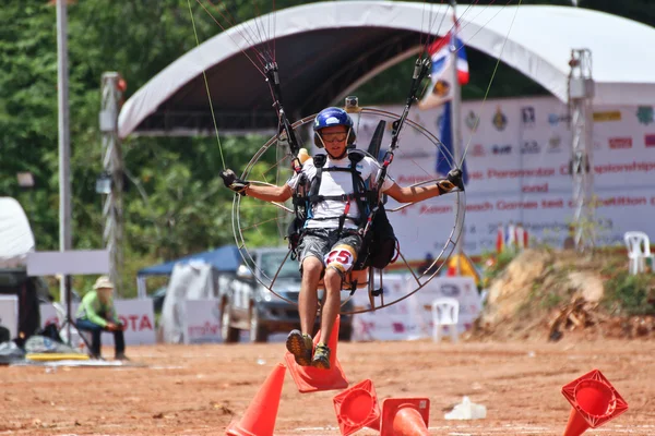 Phuket, Thajsko - 15. listopadu: neznámý závodník — Stock fotografie