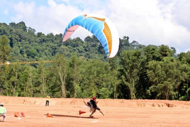 Phuket, Tayland - 15 Kasım: tanımlanamayan rakip