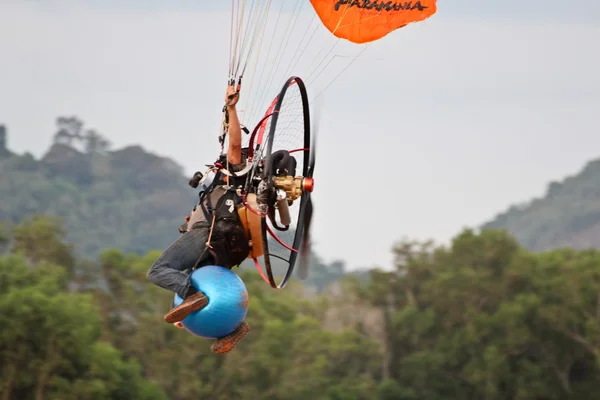 PHUKET,THAILAND - NOVEMBER 15: Unidentified competitor — Stock Photo, Image