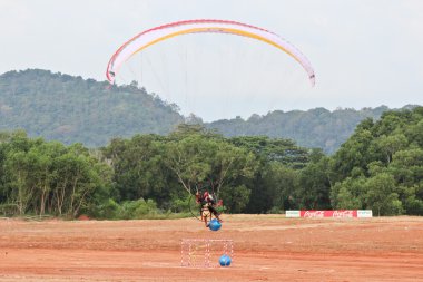 Phuket, Tayland - 15 Kasım: tanımlanamayan rakip