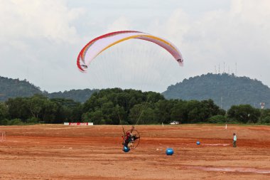 Phuket, Tayland - 15 Kasım: tanımlanamayan rakip