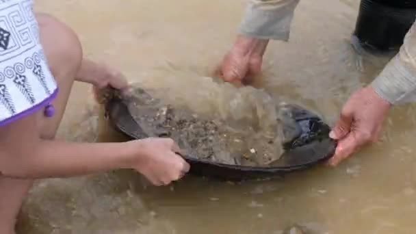 Mijnbouw Eenvoudige Methode Voor Het Scheiden Van Deeltjes Met Een — Stockvideo