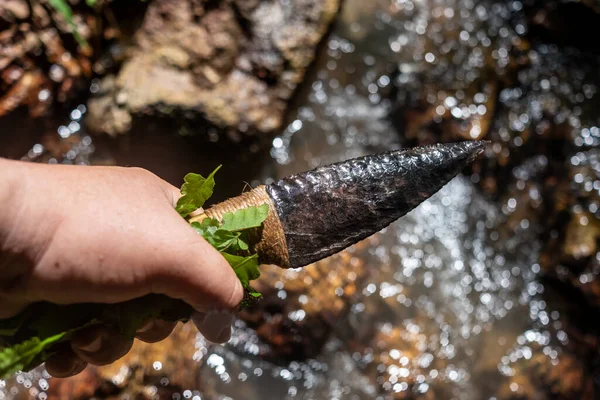 Primitive Style Hand Knapped Stone Obsidian Knife — Stock Photo, Image