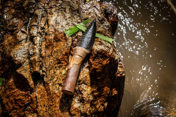 Primitiv Stil Hand Knappade Sten Obsidian Kniv — Stockfoto