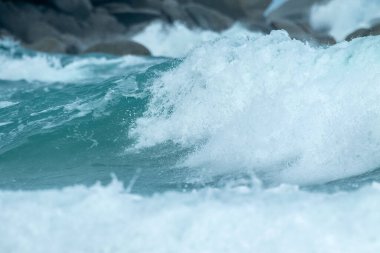 Muson mevsiminde sarmal dalga