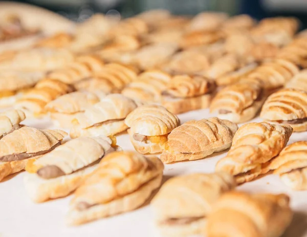 Délicieux Croissants Appétissants Farcis Pâté — Photo