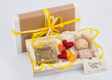 Lezzetli, doğal kek kekleri ve el yapımı tatlılar.