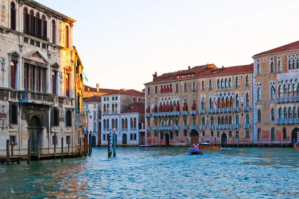 O Grande Canal de Veneza ao pôr do sol — Fotografia de Stock