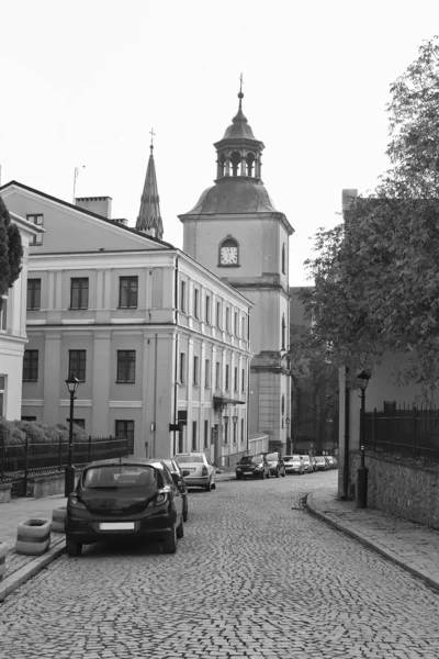 Sandomierz straat leidt tot de kathedraal — Stockfoto