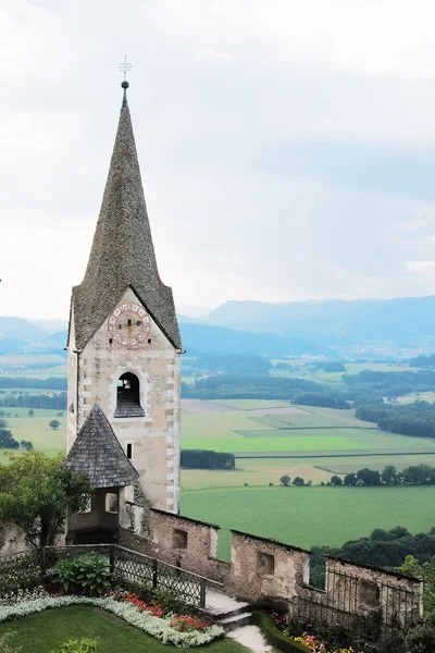 A igreja em Castelo Hochosterwitz — Fotografia de Stock