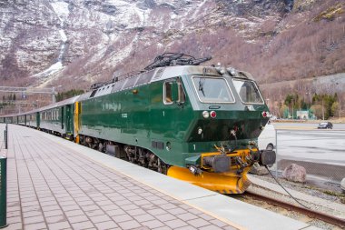 Tren platformu