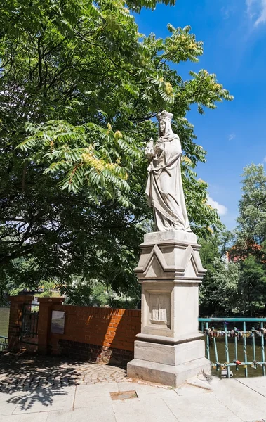 Statue der Heiligen Jadwiga — Stockfoto