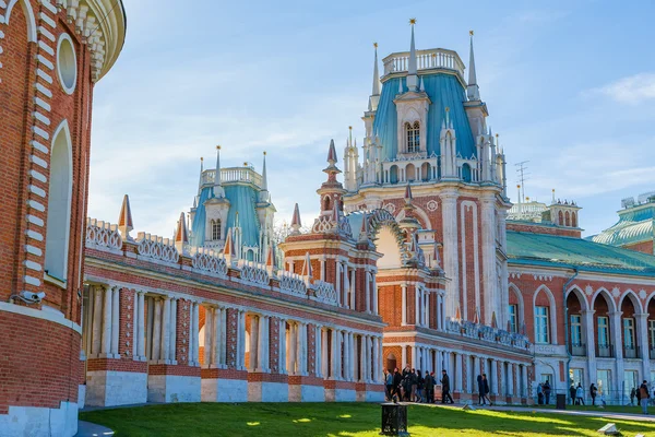 Grand palace in Tsaritsyno Park — Stock Photo, Image