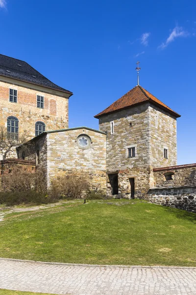 Středověký hrad, který byl použit jako věznice — Stock fotografie