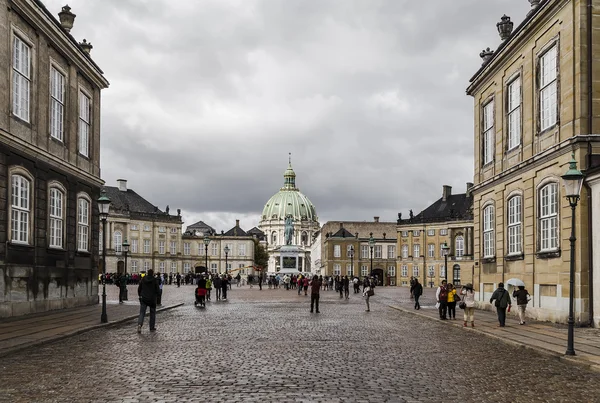 코펜하겐에 있는 왕궁 앞 광장 — 스톡 사진