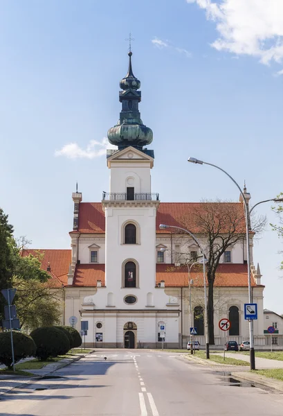 Glockenturm und Kathedrale Auferstehung Christi und des hl. Thomas — Stockfoto