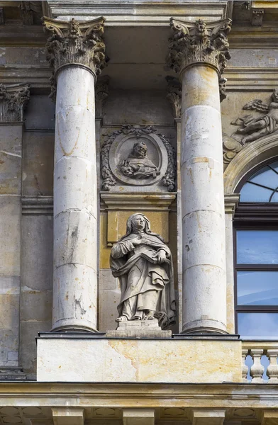 Dettaglio della facciata della chiesa delle Carmelitane — Foto Stock