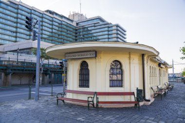 Bilet satışları için nehir setin üzerine inşa 