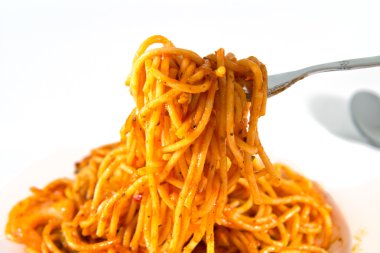 Spagetti çatalı üzerinde