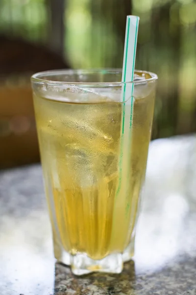 Erfrischungsgetränk im Glas — Stockfoto