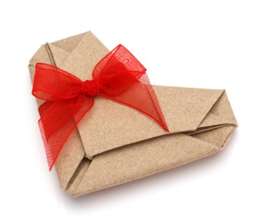 Origami geri dönüşüm kağıt kalp papyon ile