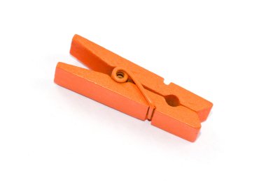 Beyaz bir arka plan üzerinde elbise pin