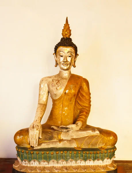 Старый Будда в Ват Phrathat chohea, Таиланд — стоковое фото